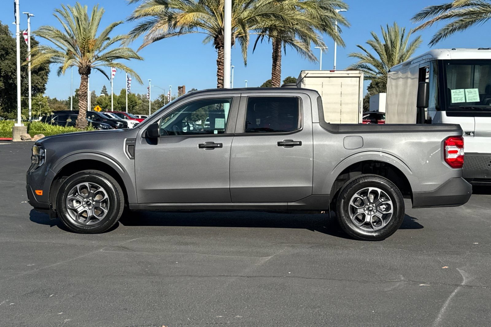 Used 2025 Ford Maverick XLT FWD image 6