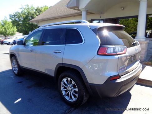 Used 2019 Jeep Cherokee Latitude Plus w/ Comfort/Convenience Group AWD/4WD image 4