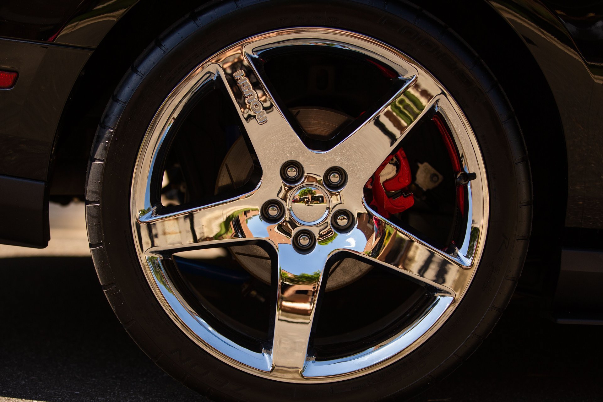 Used 2010 Ford Mustang GT RWD image 29