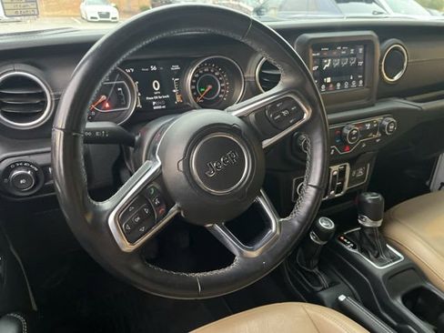 Used 2018 Jeep Wrangler Unlimited Sahara image 36