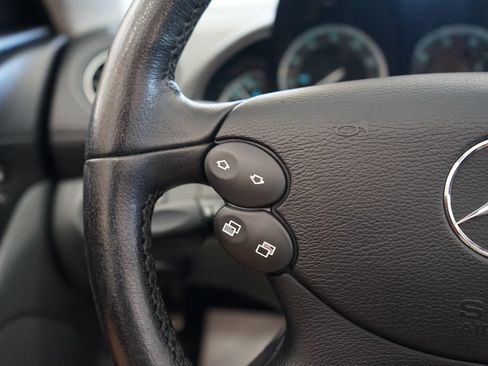 Used 2005 Mercedes-Benz SL 500 image 31
