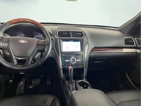 Used 2018 Ford Explorer Platinum AWD/4WD image 17