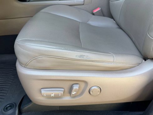 Used 2023 Lexus GX 460 Premium w/ Premium Package AWD/4WD image 15