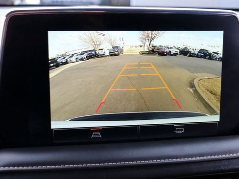 Used 2024 GMC Yukon SLT image 18