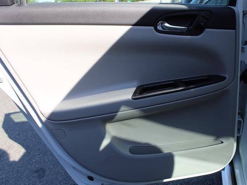 Used 2016 Chevrolet Impala Limited LS FWD image 20
