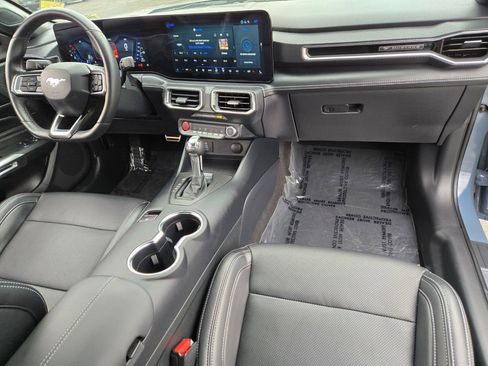 Used 2025 Ford Mustang Premium image 15