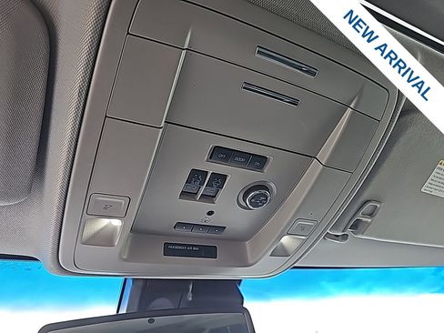 Used 2019 Chevrolet Suburban Premier image 14