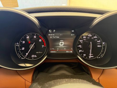 Used 2019 Alfa Romeo Giulia Ti Sport w/ Quick Order Package 22U Sport RWD image 20