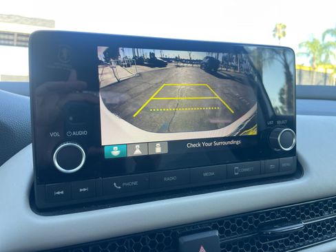 Used 2023 Honda HR-V LX image 18