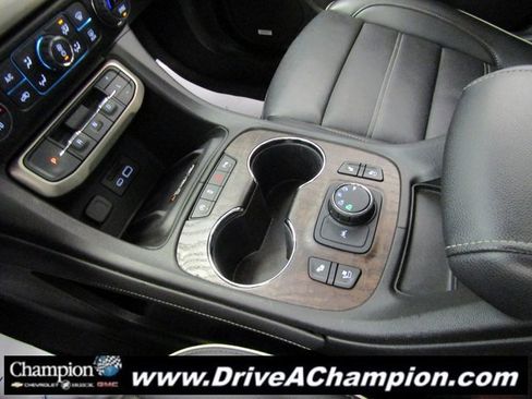 Used 2021 GMC Acadia Denali w/ Denali Ultimate Package image 48