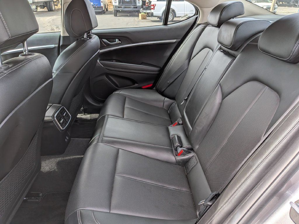 Used 2025 Genesis G70 2.5T RWD image 28