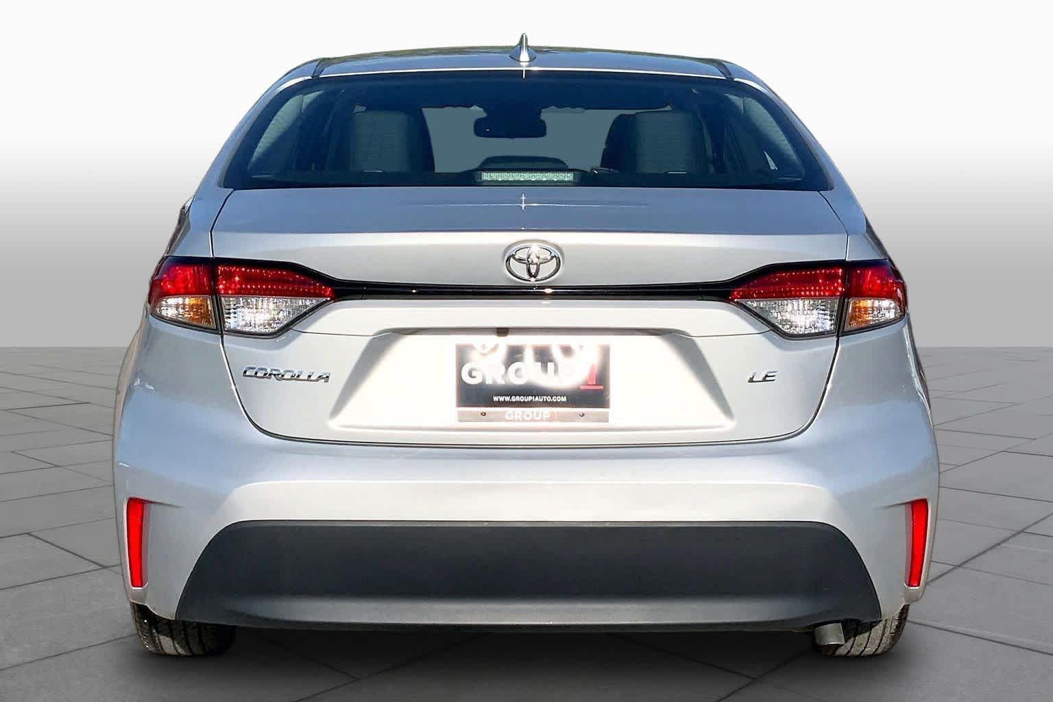 Used 2025 Toyota Corolla LE FWD image 5