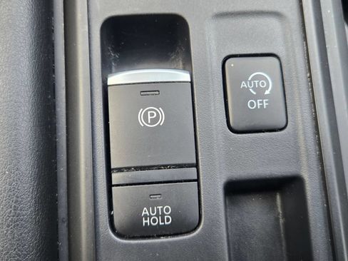 Used 2024 Nissan Pathfinder S FWD image 23