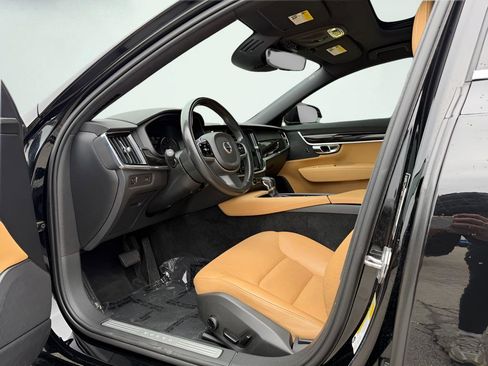 Used 2018 Volvo S90 T5 Momentum image 18