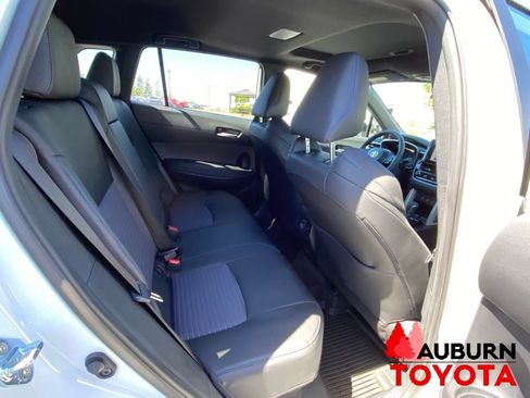 Used 2025 Toyota Corolla Cross AWD Hybrid w/ Convenience Package image 18
