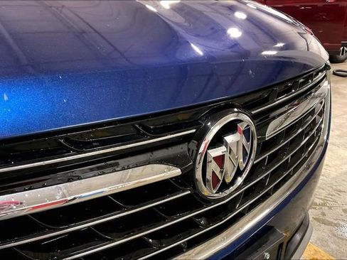 Used 2023 Buick Envision Essence image 28