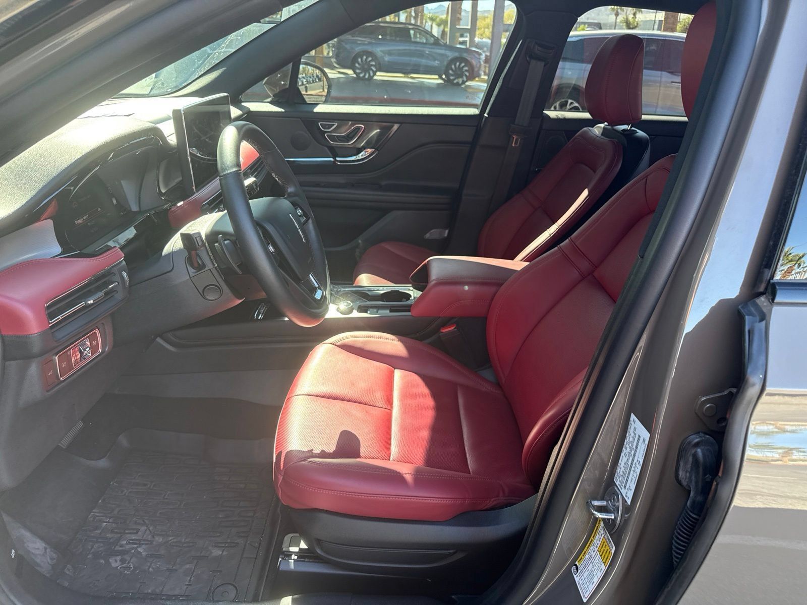 Certified 2025 Lincoln Corsair Reserve w/ Jet Appearance Package AWD/4WD image 10
