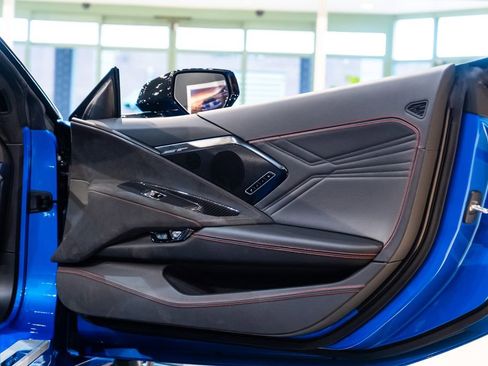 Used 2025 Chevrolet Corvette Z06 image 34