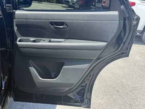 Used 2024 Nissan Pathfinder SV FWD image 35