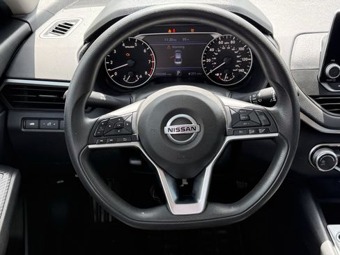 Used 2020 Nissan Altima 2.5 S FWD image 15