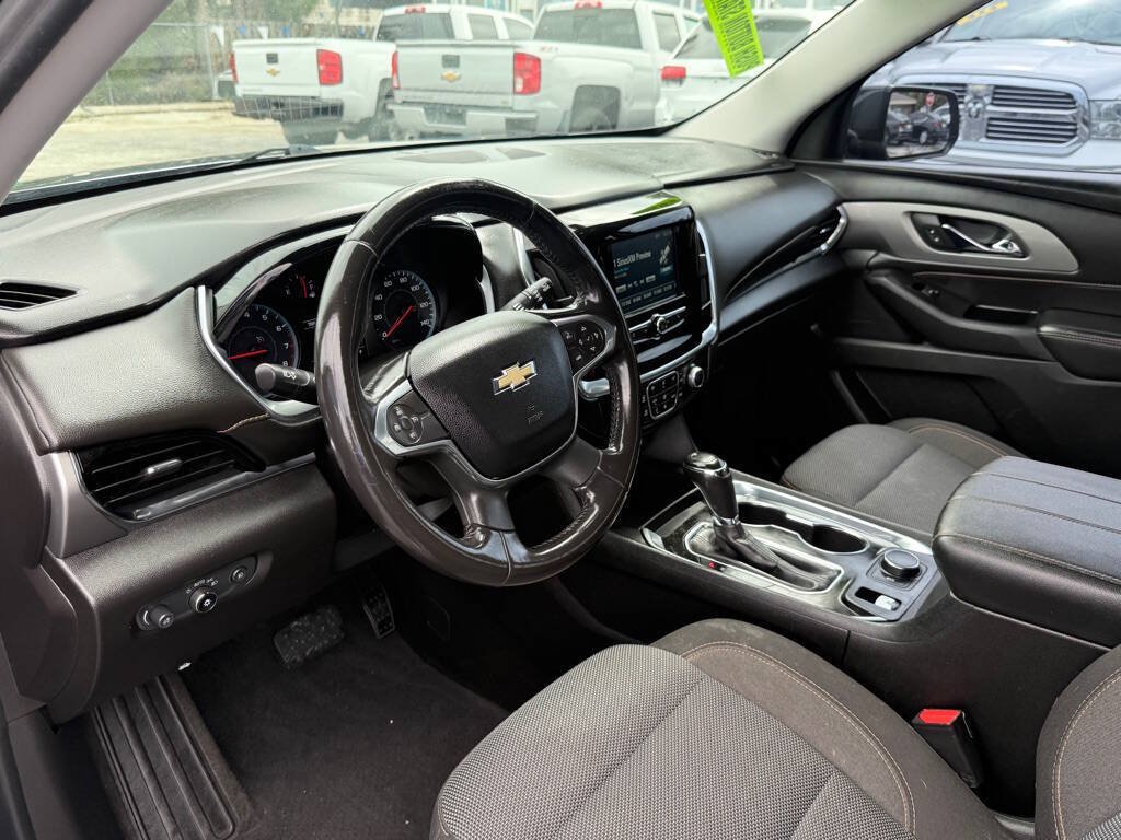 Used 2018 Chevrolet Traverse LT FWD image 17