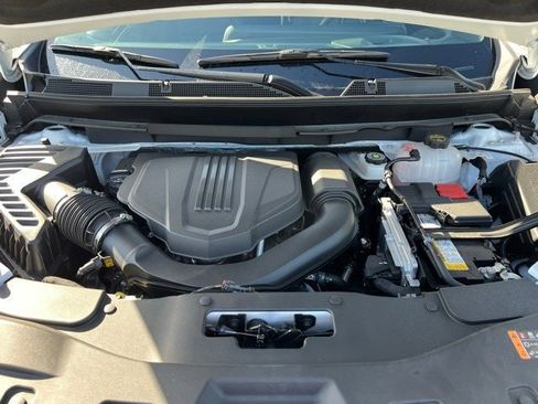 Used 2024 Chevrolet Traverse LT image 5