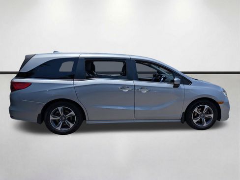 Used 2019 Honda Odyssey Touring image 3