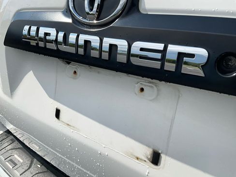Used 2019 Toyota 4Runner TRD Off-Road Premium AWD/4WD image 17