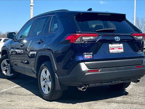 Used 2021 Toyota RAV4 XLE w/ XLE Grade Weather Package image 11