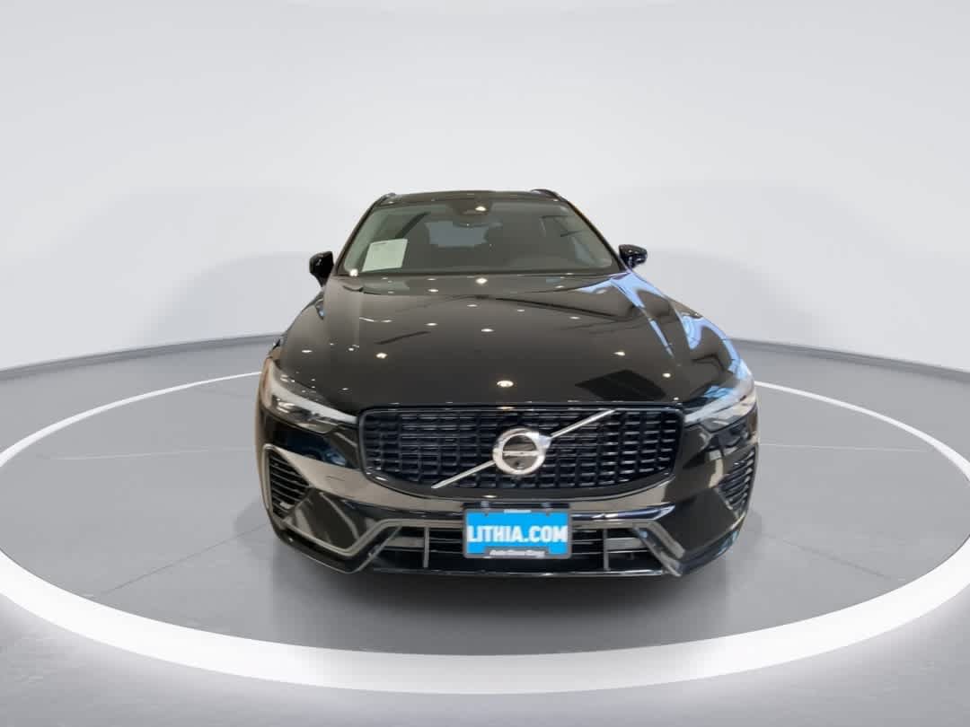Used 2024 Volvo XC60 T8 Plus w/ Protection Package Premier AWD/4WD image 3