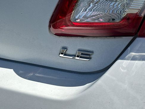Used 2010 Toyota Camry LE FWD image 23