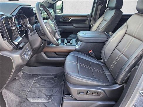 Used 2024 Chevrolet Silverado 2500 High Country w/ High Country Premium Package AWD/4WD image 16