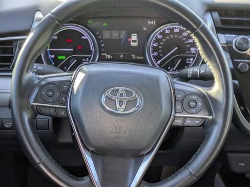 Used 2020 Toyota Camry XLE image 13