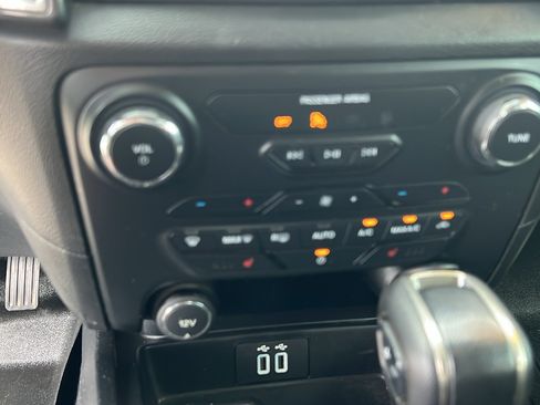 Used 2020 Ford Ranger Lariat w/ FX4 Off-Road Package AWD/4WD image 23