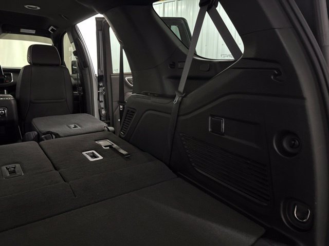 Used 2023 GMC Yukon SLT AWD/4WD image 16