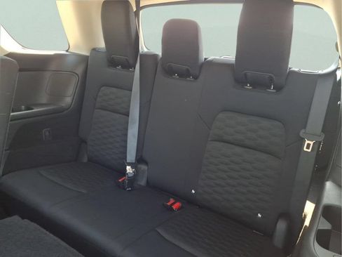 Used 2024 Nissan Pathfinder SV FWD image 15