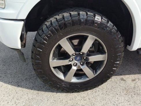 Used 2019 Ford F150 XLT w/ Equipment Group 302A Luxury AWD/4WD image 21