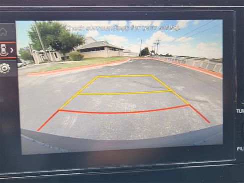 New 2025 Kia Sportage LX image 16