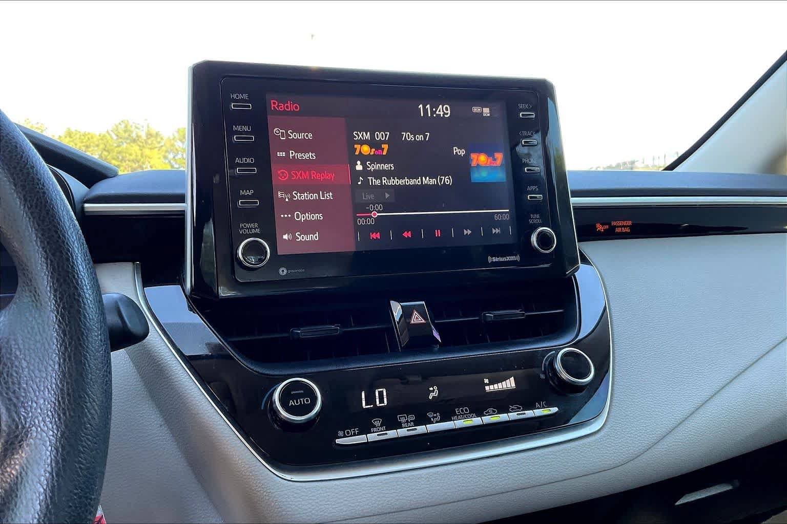 Used 2021 Toyota Corolla LE FWD image 32