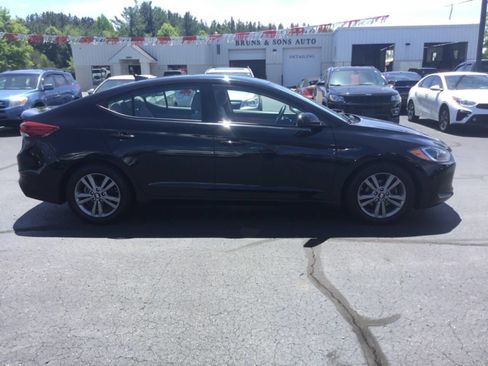 Used 2018 Hyundai Elantra SEL FWD image 2