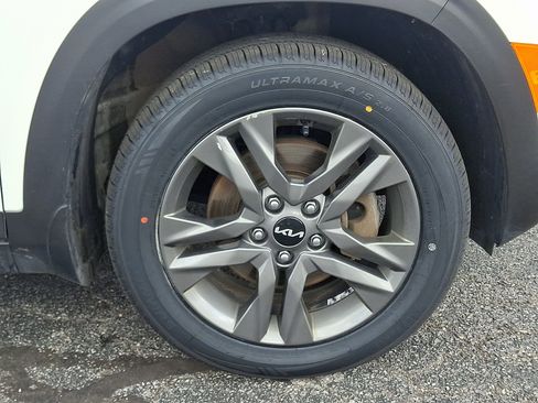 Used 2023 Kia Seltos S w/ Navigation Package AWD/4WD image 8