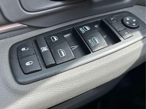 Used 2018 RAM 2500 SLT AWD/4WD image 24