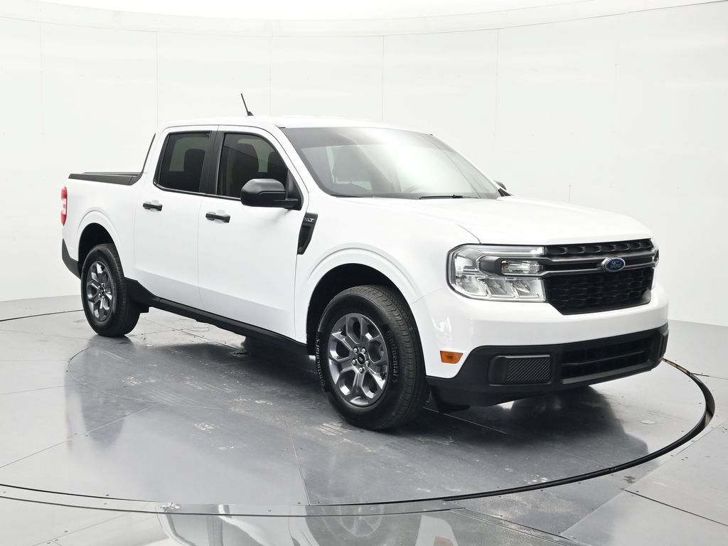 Used 2024 Ford Maverick XLT FWD image 3