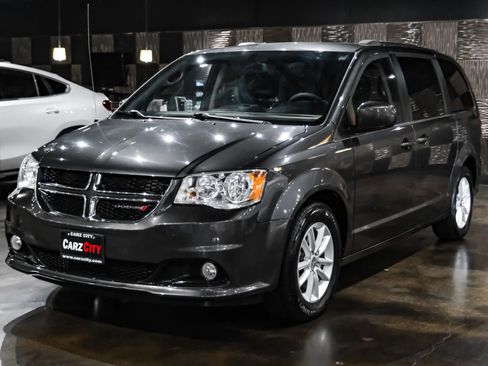 Used 2018 Dodge Grand Caravan SXT FWD image 6