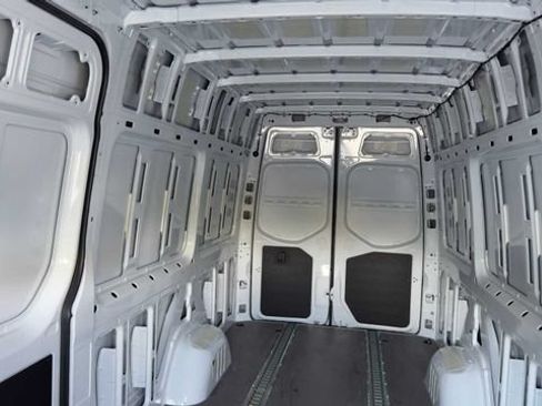 Used 2025 Mercedes-Benz Sprinter 2500 image 17