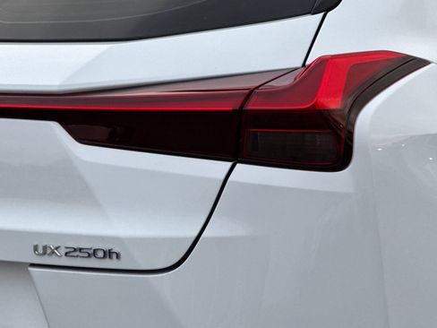 Used 2019 Lexus UX 250h image 26