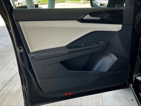 New 2025 Volkswagen Taos S image 26