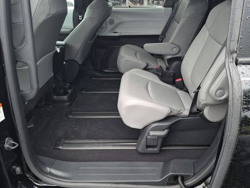 Certified 2026 Toyota Sienna XLE AWD/4WD image 17
