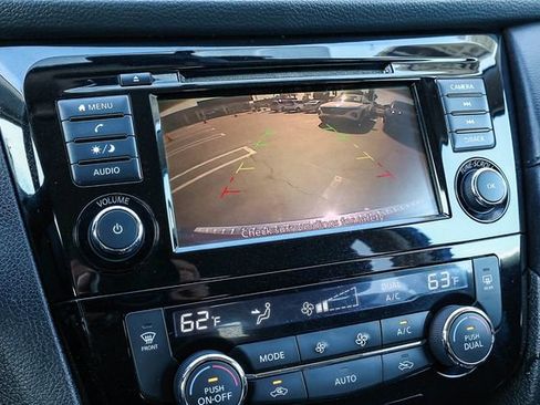 Used 2018 Nissan Rogue SV FWD image 27