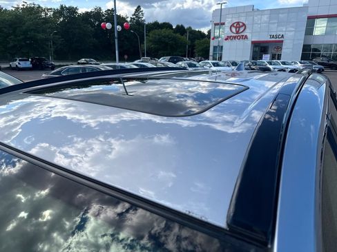 Used 2022 Toyota RAV4 XLE Premium AWD/4WD image 44